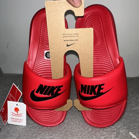 *NEW*‎ Men NIKE VICTORI ONE SLIDES UNIVERSITY RED  Size 6